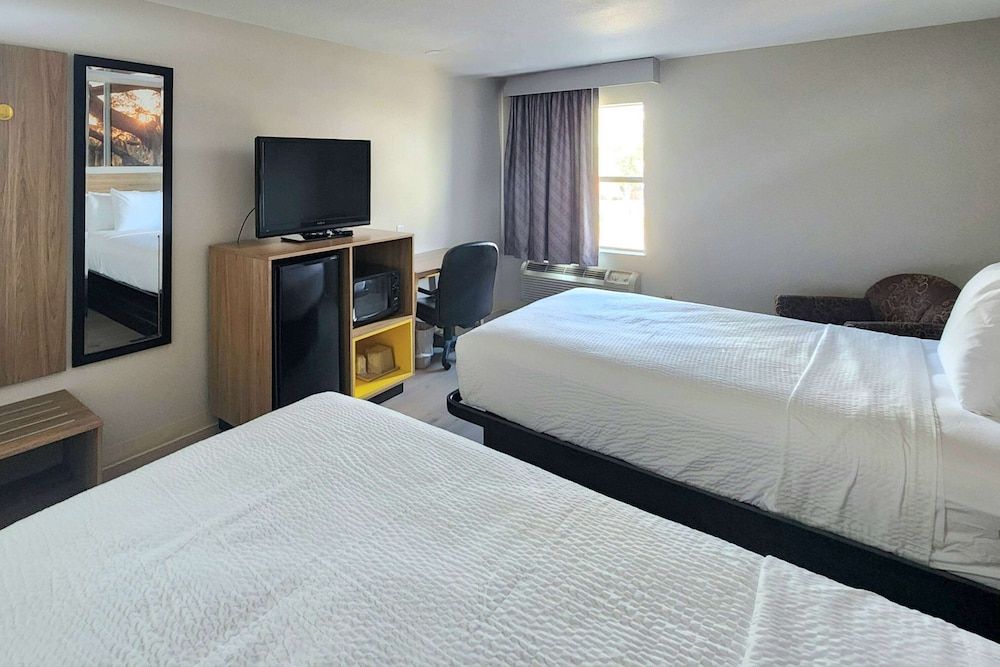 Suite, 2 Double Beds, Non Smoking