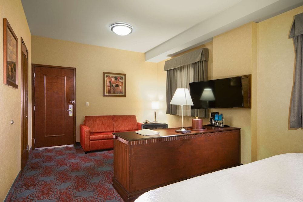 undefined Hampton Inn & Suites Mexico City - Centro Historico 3