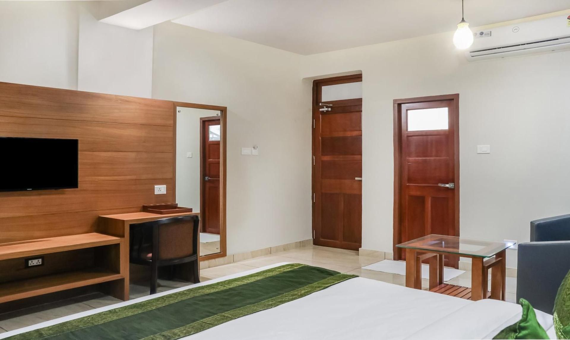 Treebo Casino Deluxe Double Room 8