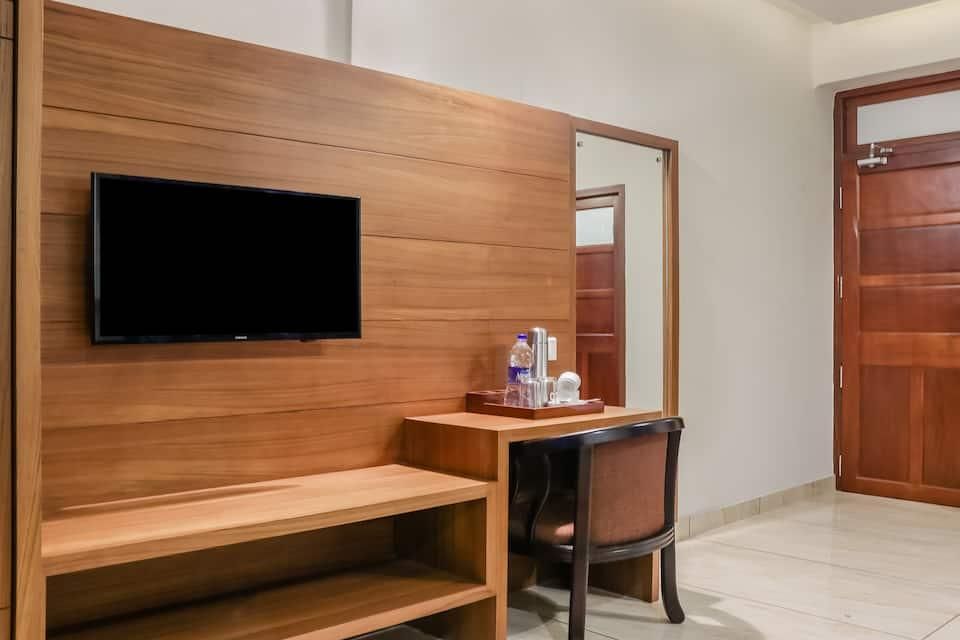 Treebo Casino Deluxe Double Room 7