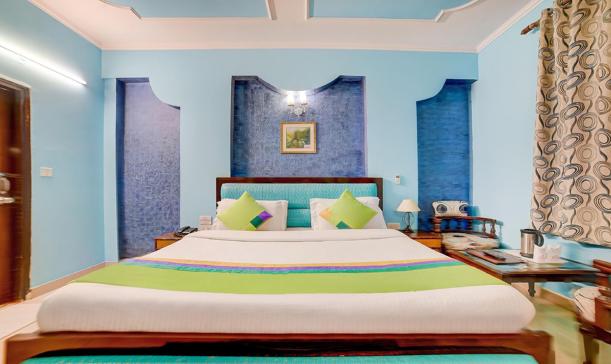 Mahogany Double Room-Edelweiss Tokio-YCHS