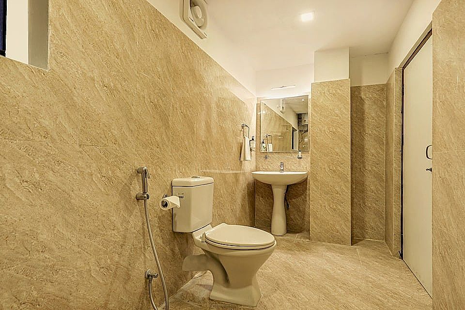 Treebo Arna Residency Deluxe Double Room 6