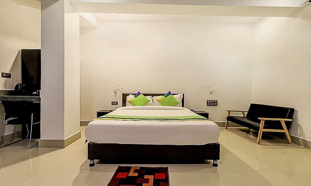 Treebo Arna Residency Deluxe Double Room 2
