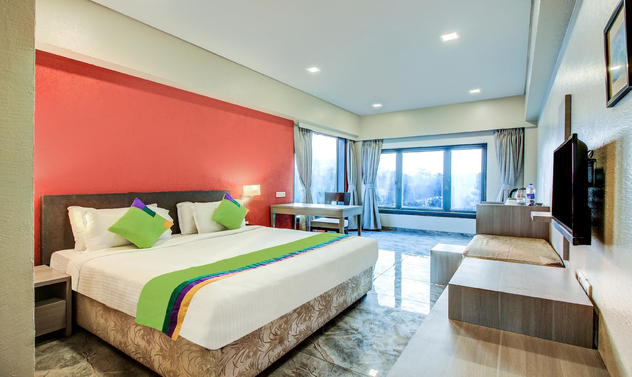 undefined Itsy Hotels Oasis Inn 4