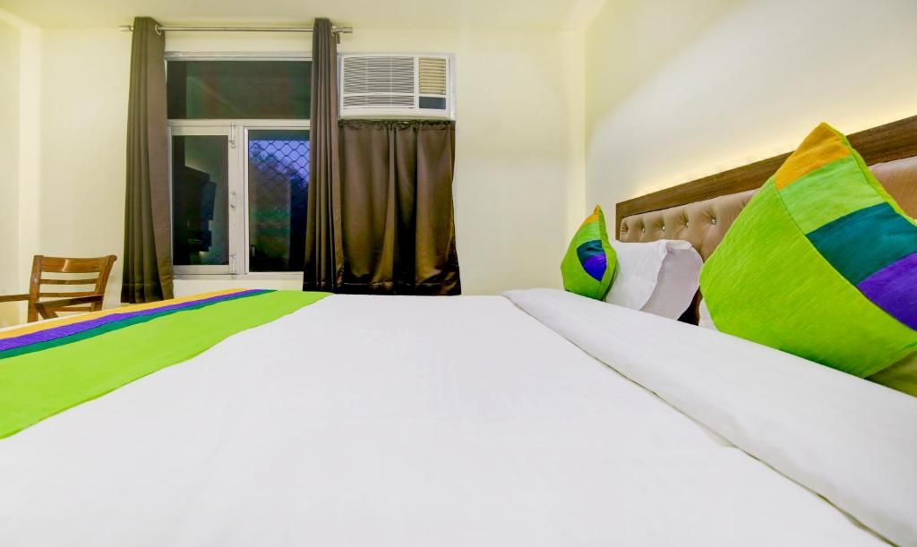 Itsy Hotels Oasis Inn Standard Double Room 2