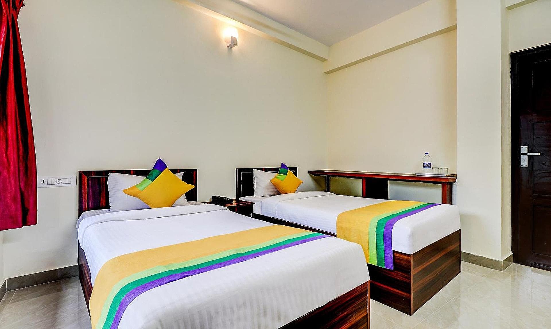 Itsy Hotels Rain Tulsi Stayz, Palarivattom Junction Standard Double Room 2