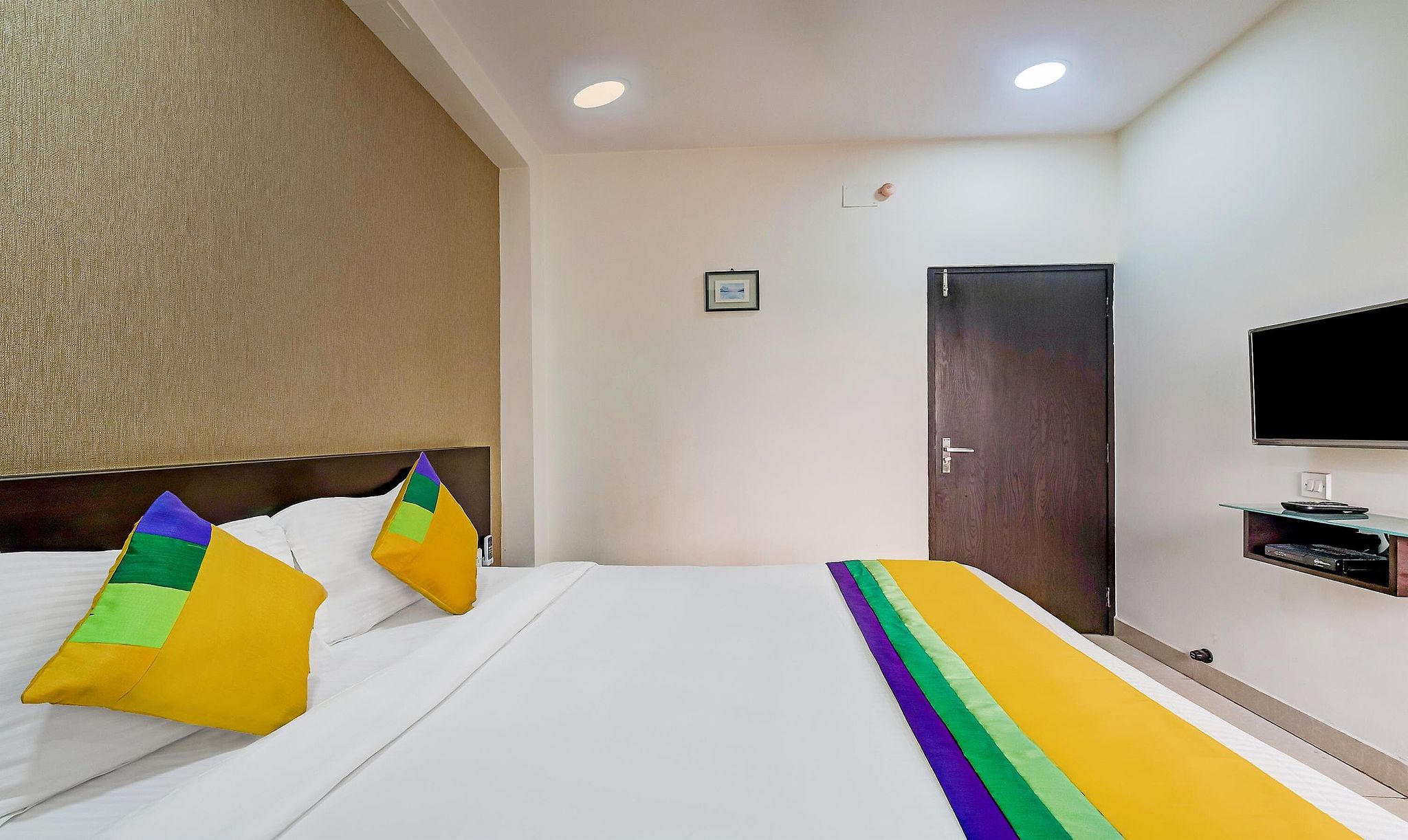 Itsy Hotels Neeranand Plaza, Bhawanipur Standard Double Room