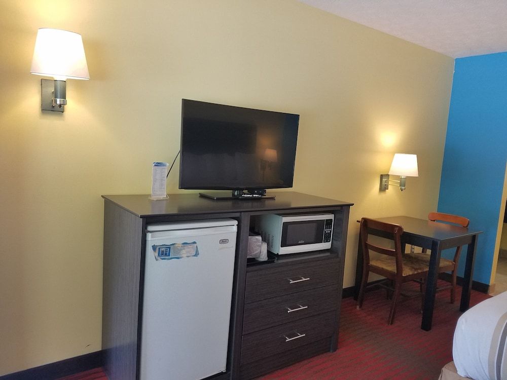 Meriwether Country Inn Standard Double Room 4