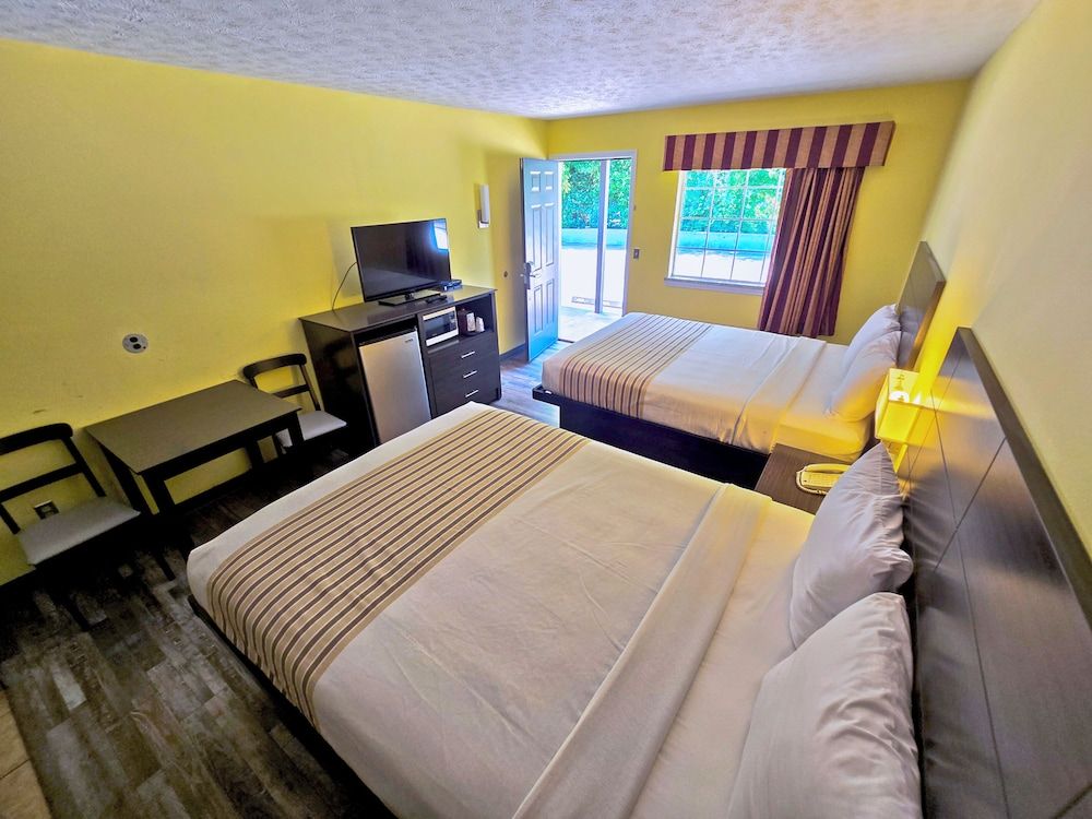 Meriwether Country Inn Standard Double Room 2