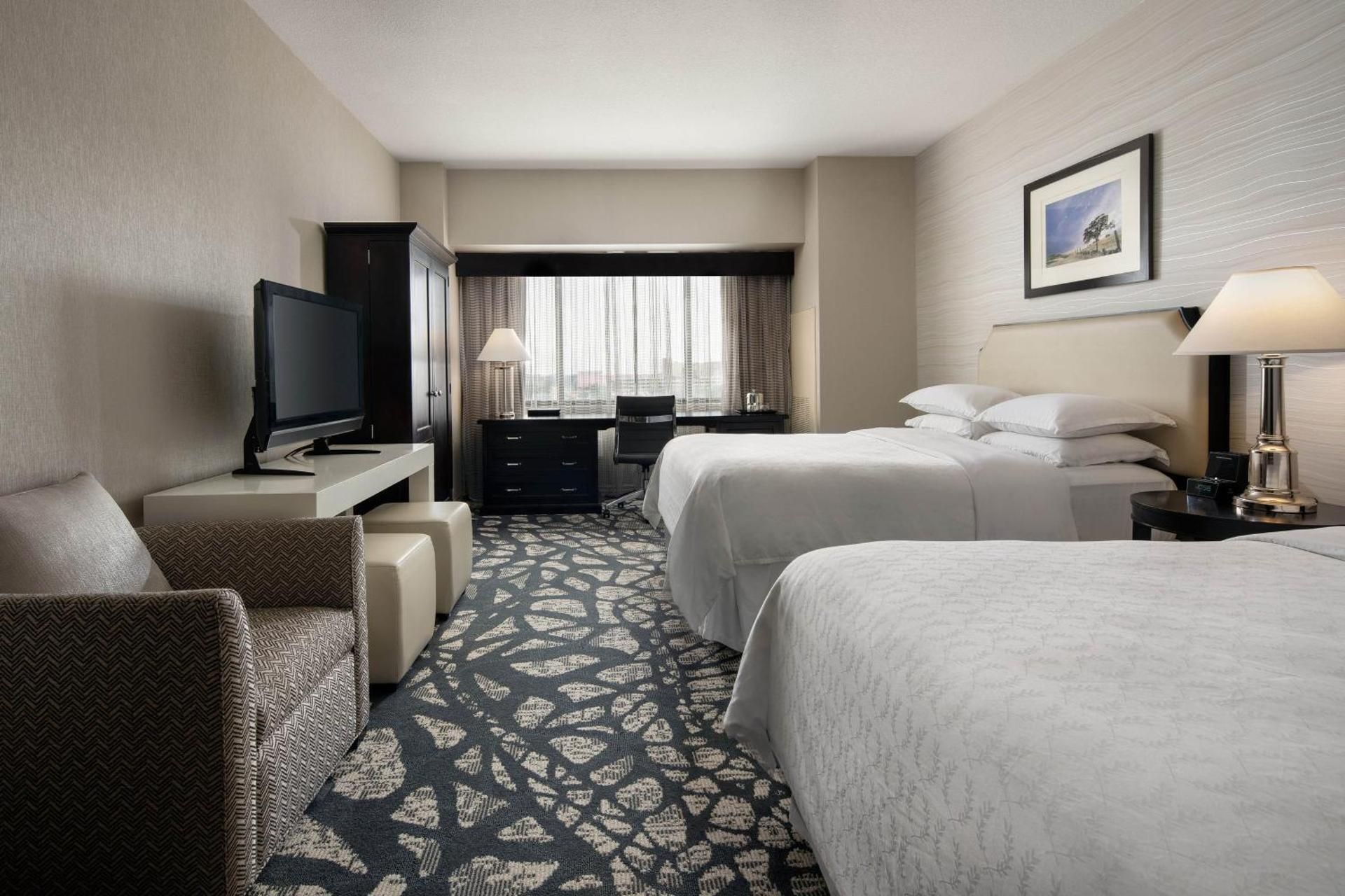 Club Level Queen Room with Two Queen Beds - Hearing Accessible/High Floor