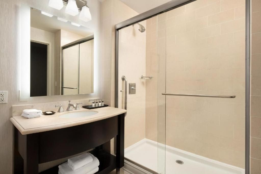 Queen Room with Two Queen Beds - Hearing Accessible