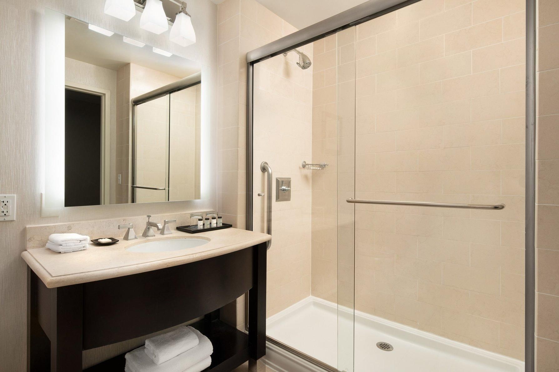 Club level, Guest room, 1 King California, High floor