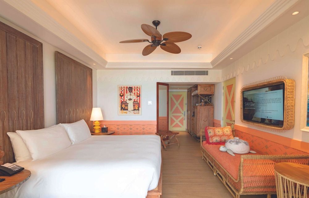 Beach Room with Pool