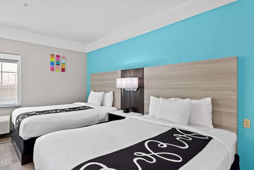 Room, 2 Queen Beds, Non Smoking