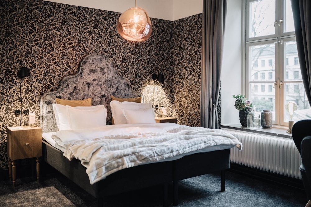 Junior Suite, 1 King Bed, Non Smoking