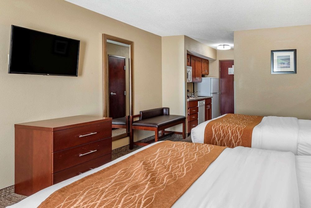 Double Room, 2 Double Beds, Non Smoking, Kitchenette