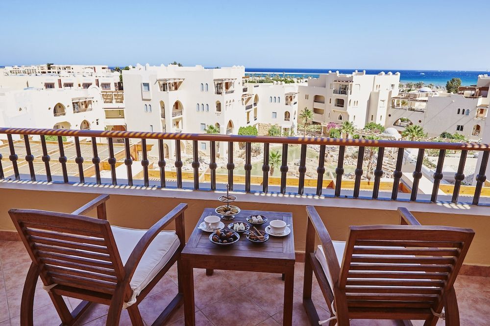 Junior Suite, 1 Bedroom, Balcony, Partial Ocean View (Junior Suite Side Sea View)
