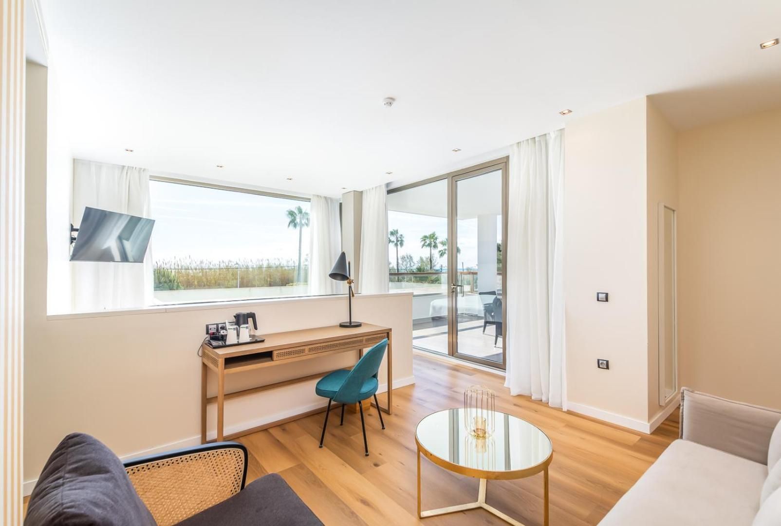 Junior Suite Deluxe with Sea View