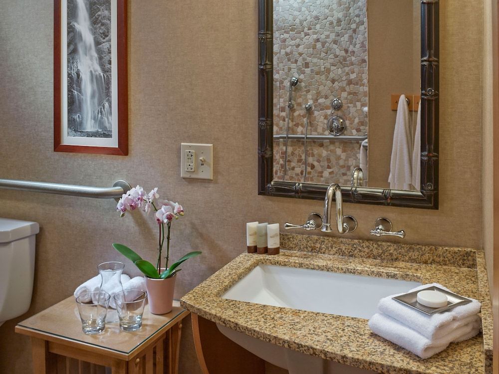 Room, 2 Queen Beds, Accessible (Resort Accessible Two Queen Room)