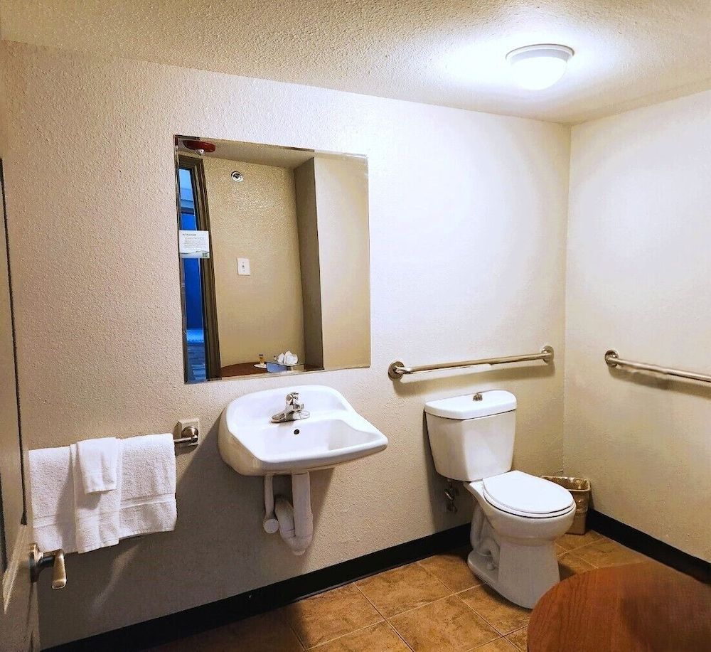 undefined Days Inn by Wyndham Denver Downtown 8