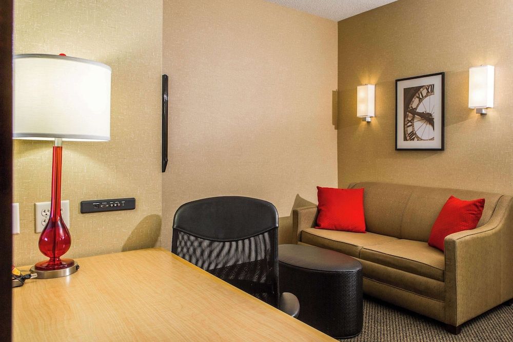 Suite, 1 King Bed, Accessible, Non Smoking