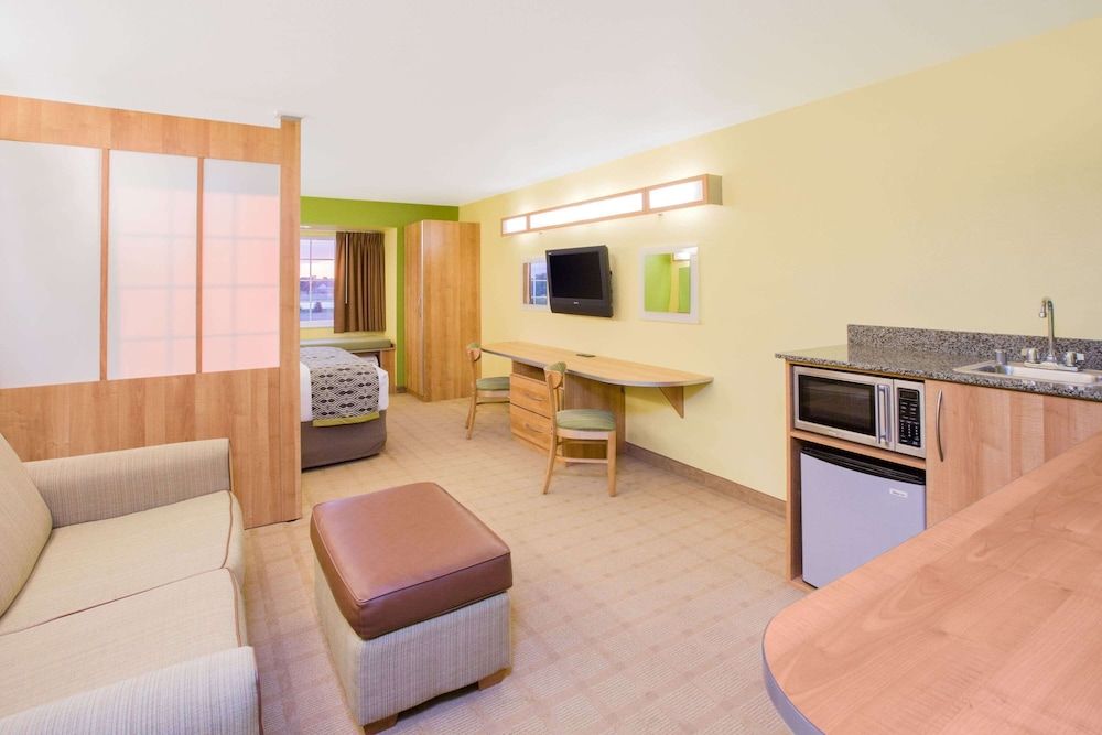 Studio Suite, 1 Queen Bed, Non Smoking