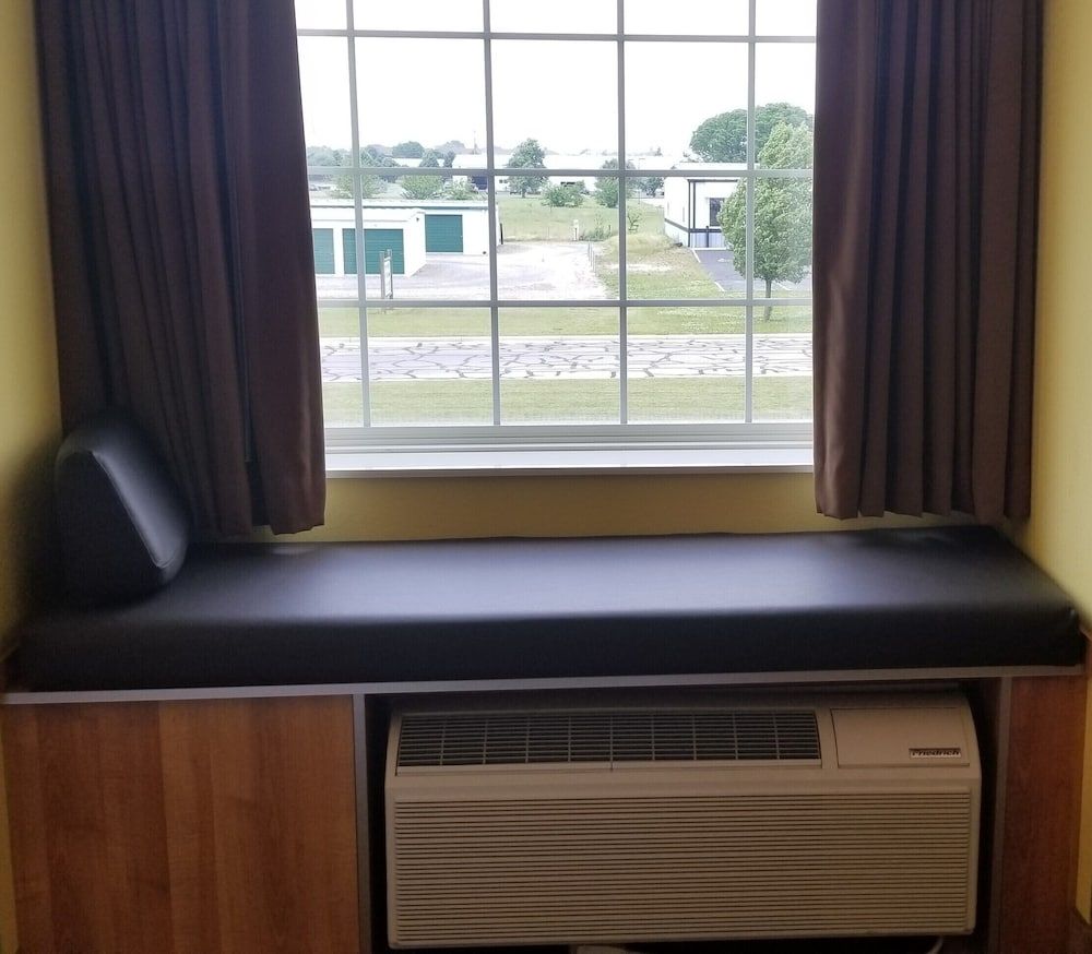 Room, 1 Queen Bed, Roll-in Shower, Non Smoking