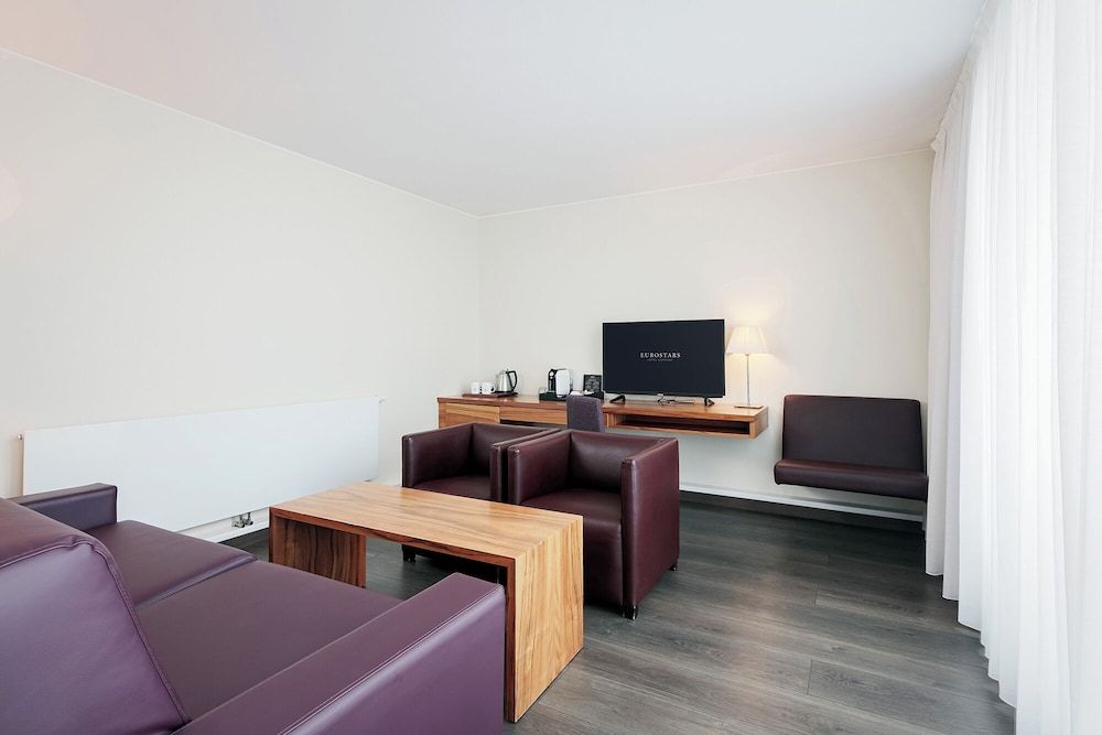 undefined Hotel Eurostars Embassy 4