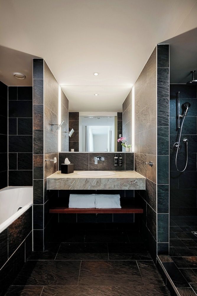 Hotel Eurostars Embassy Double Room 3