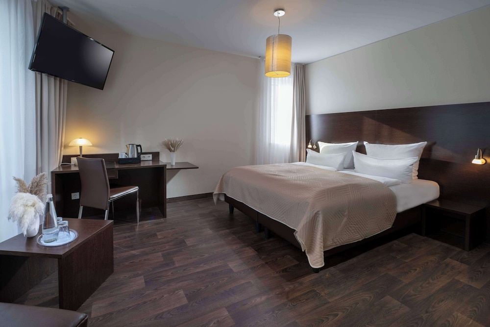 Family Room, 3 Twin Beds