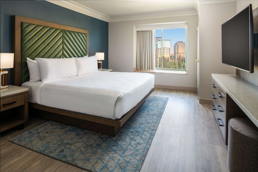 Suite, 1 King Bed, Accessible (2 Room Suite, Roll-In Shower)