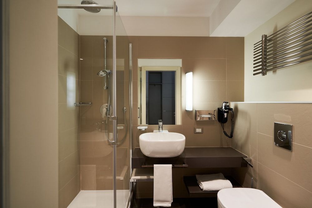 UNA Hotels Bologna Fiera Classic Twin Room 2