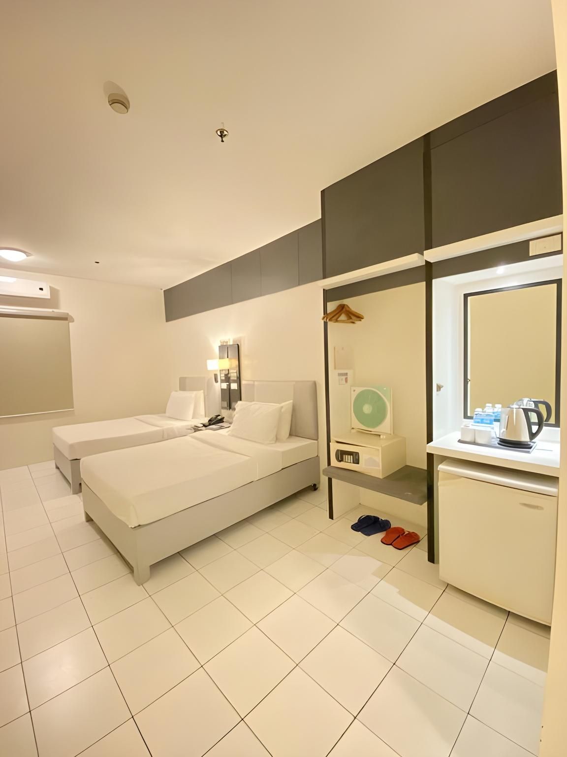 Majestic Hotel (formerly Octagon Mansion Hotel) Regular Room (2 Beds) 2