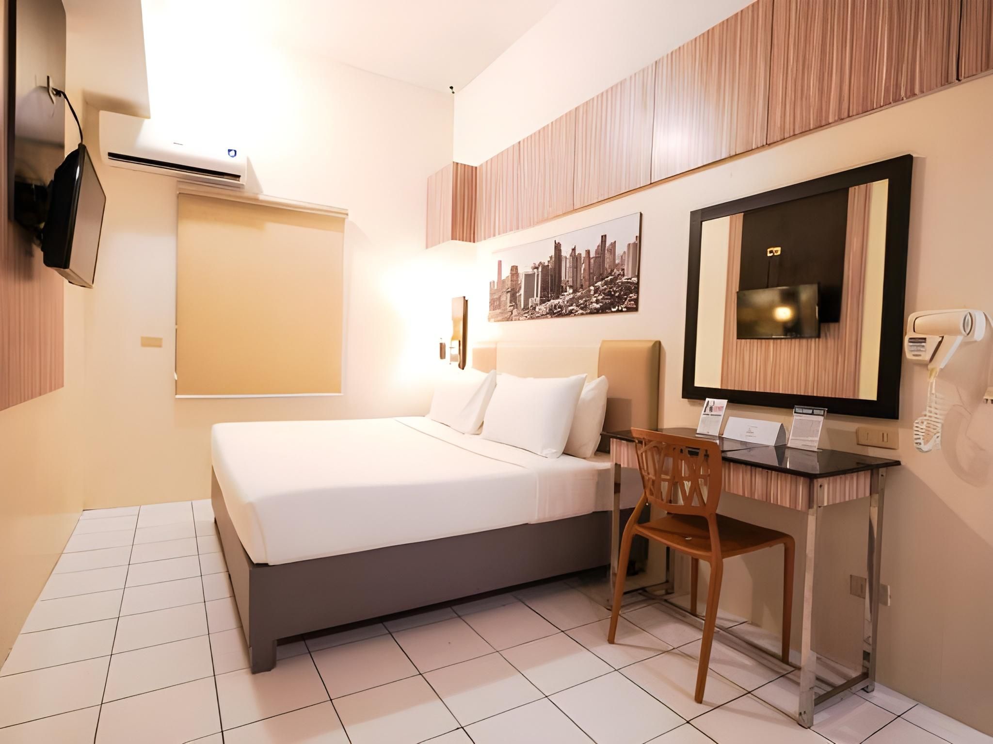 Majestic Hotel (formerly Octagon Mansion Hotel) Economy Room 2