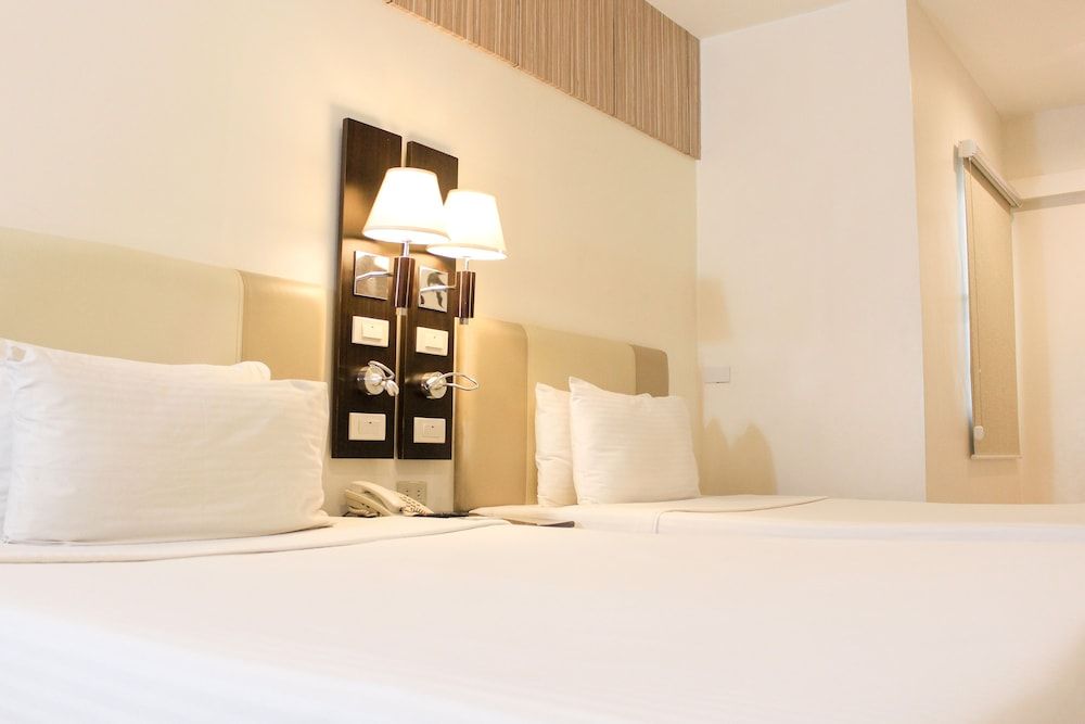 Majestic Hotel (formerly Octagon Mansion Hotel) Regular Room (2 Beds) 4