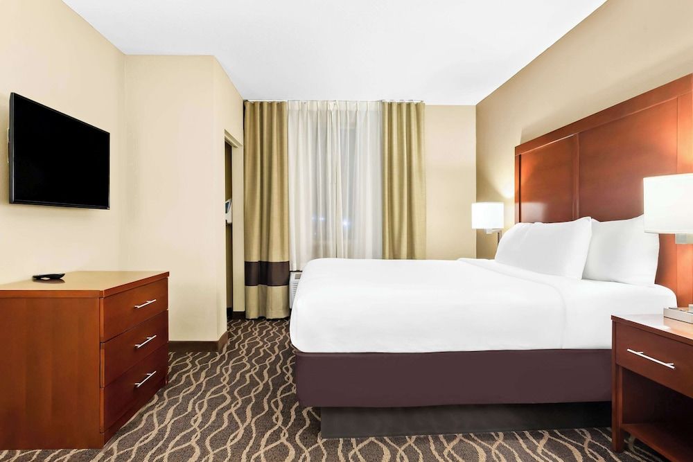 King Accessible Suite