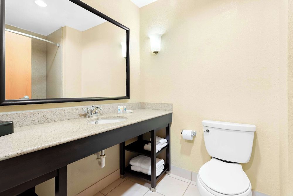 Standard Double Suite