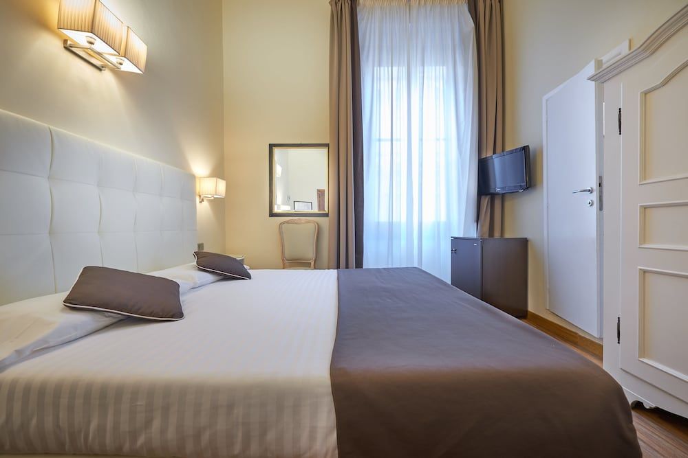 Hotel Cosimo De' Medici Standard Double or Twin Room 9