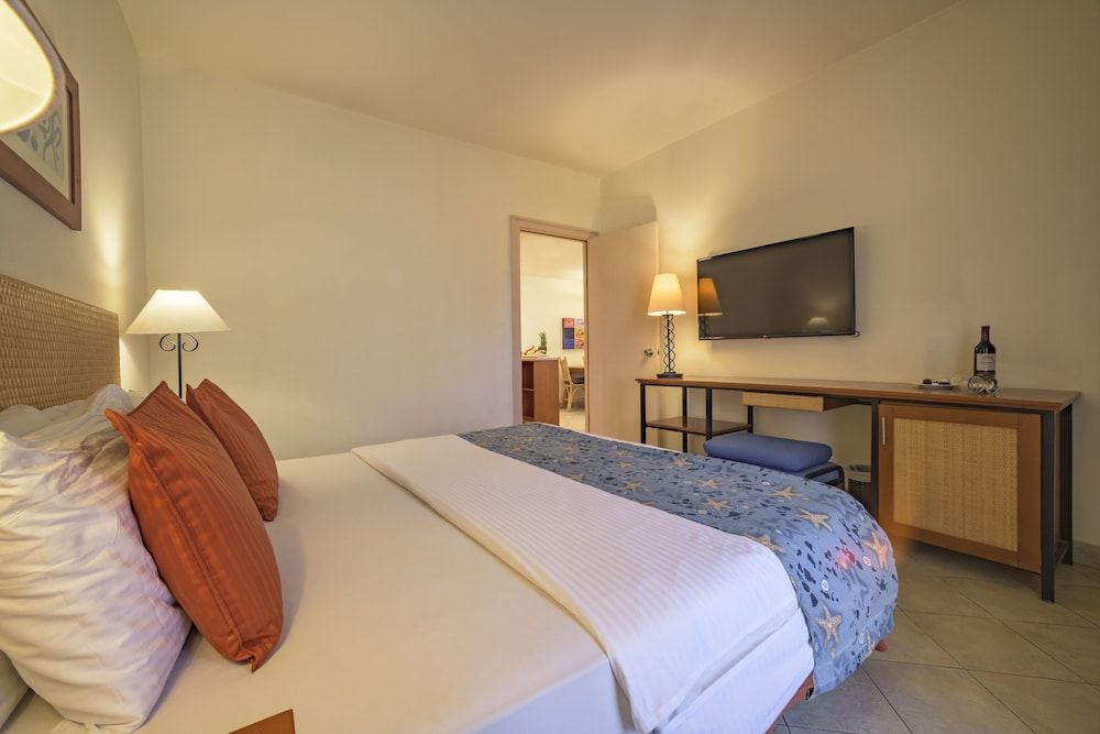 Marina Plaza Hotel, Tala Bay Deluxe Room 7