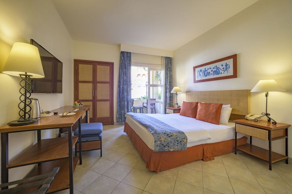 Marina Plaza Hotel, Tala Bay Deluxe Room 8