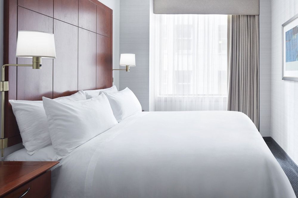 Central Loop Hotel Classic Room, 1 Queen Bed 3