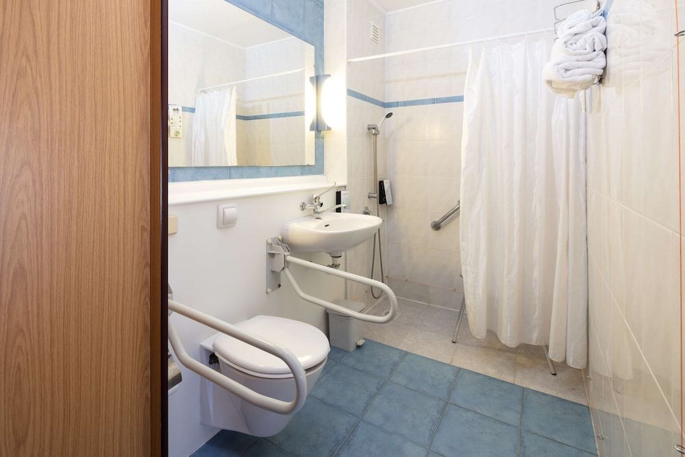 Hotel Campanile Lisbon South - Setubal Standard Room, 1 Double Bed 5