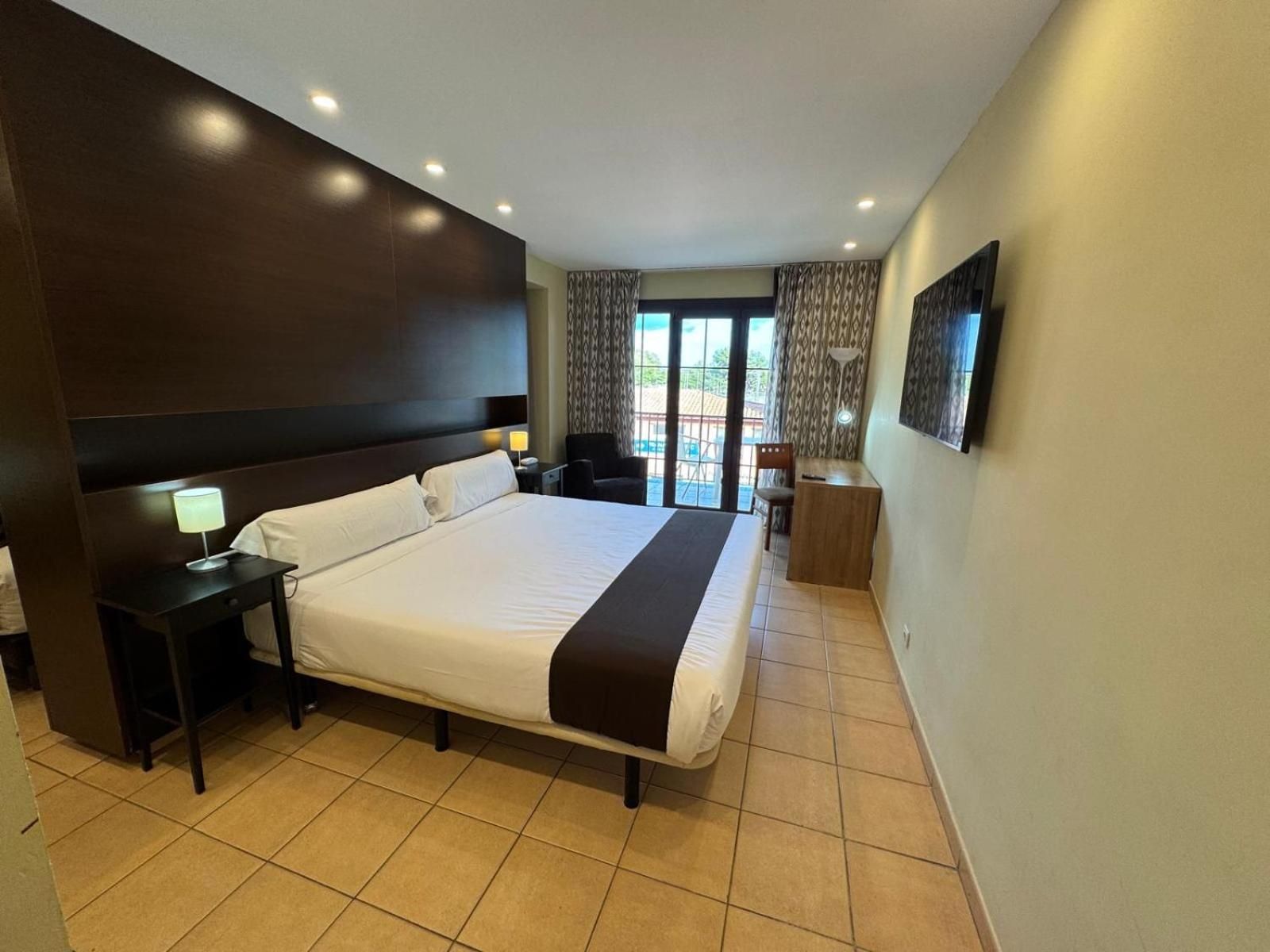 Family Room - 3 Beds