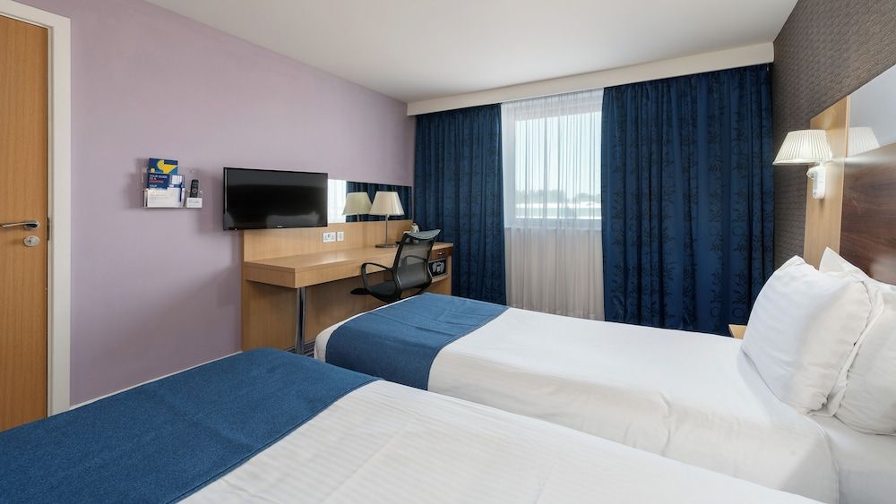 Standard Room, 2 Twin Beds, Accessible (with Free Hot Breakfast)