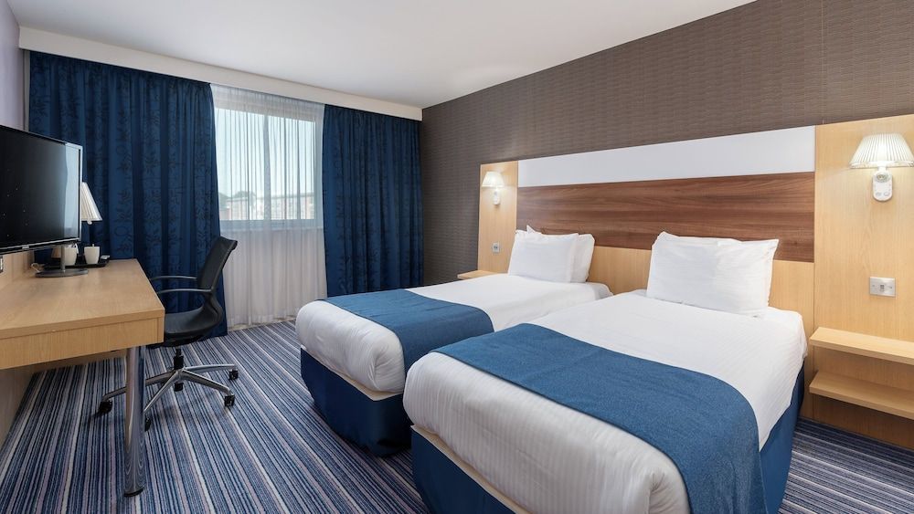 Standard Room with Free Hot Breakfast (bed type subject to availability)