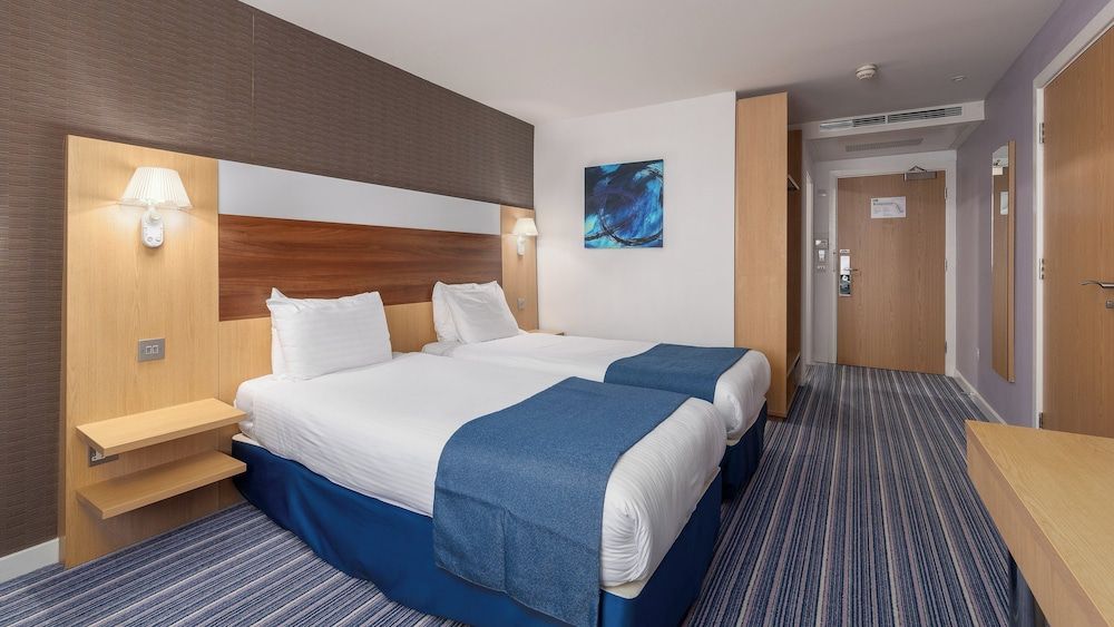 Standard Room, 2 Twin Beds (with Free Hot Breakfast)
