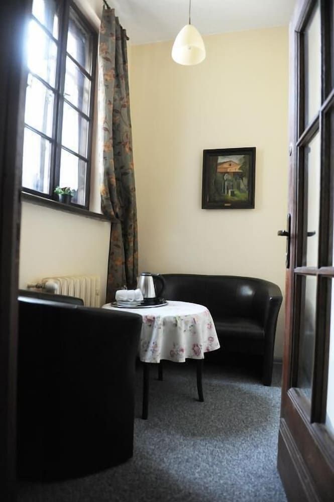 Dom Casimi Deluxe Triple Room 3