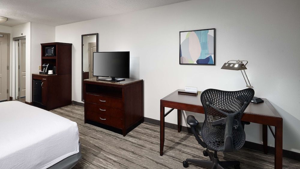 Junior Suite, 1 King Bed, Accessible (Hearing)