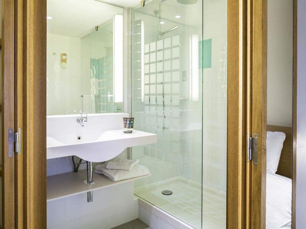 Novotel London Paddington Superior Double Room, 1 Queen Bed with Sofa bed 9