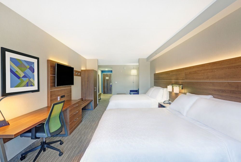 Suite, Multiple Beds (Feature)
